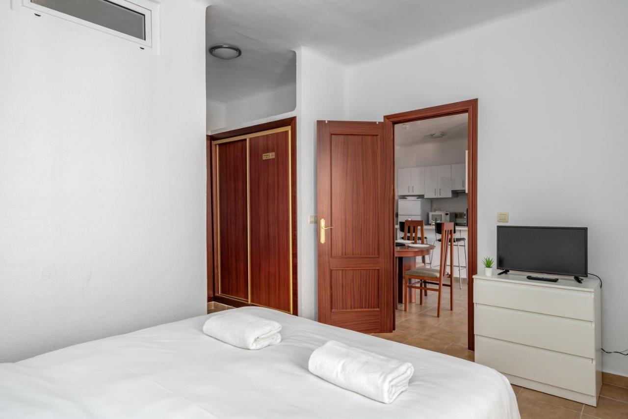 Ferienwohnung Spacious Flat In The Heart Of Torremolinos Ref 39 Exterior foto